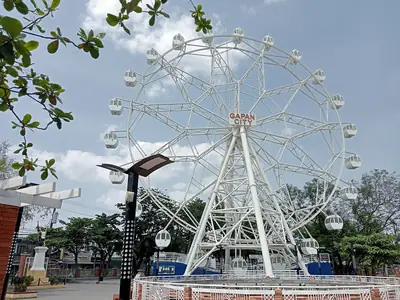 Gapan City ferris wheel